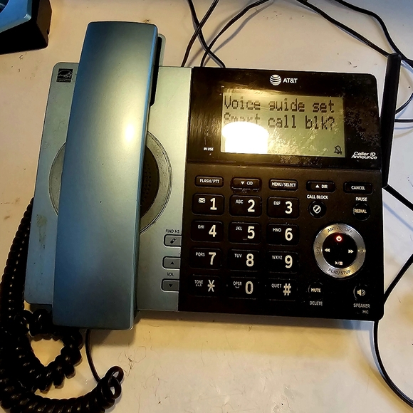 At and T Smart Block LandLine with 3 Ext - Picture 6 of 7